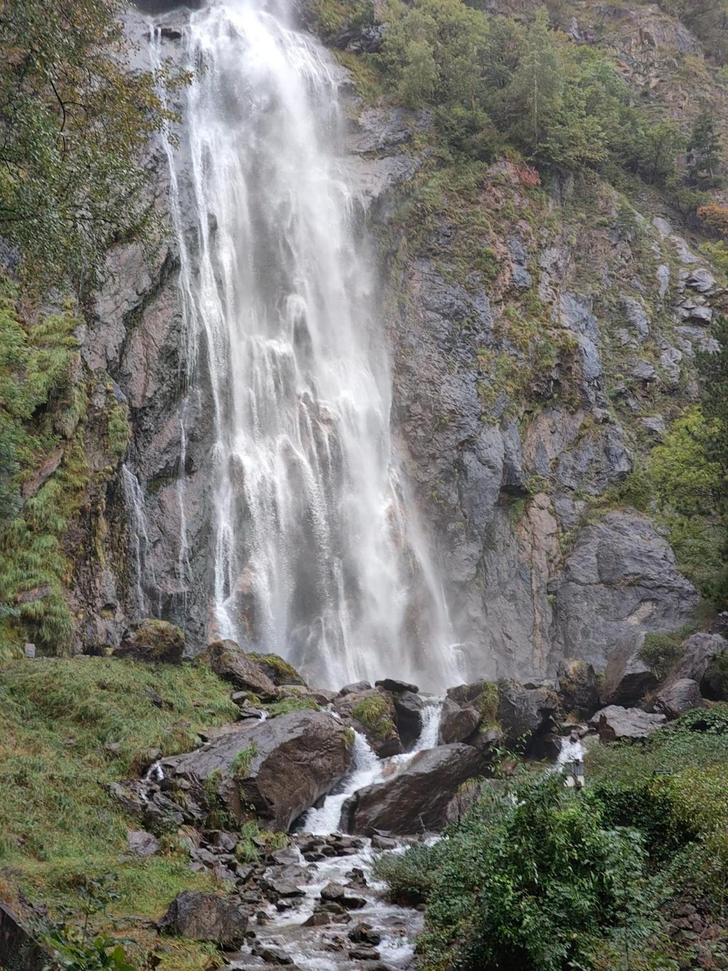 ホテル La Cascade Vernayaz エクステリア 写真